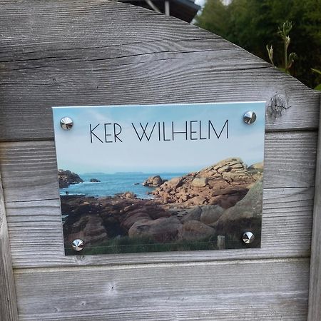 Ker Wilhelm Apartman Ploubezre Kültér fotó